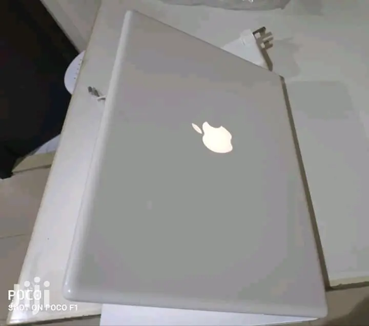 Laptop Apple MacBook 4GB Intel Core 2 Duo HDD 250GB