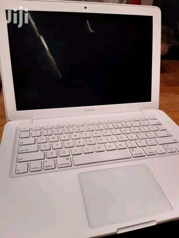 Laptop Apple MacBook 4GB Intel Core 2 Duo HDD 250GB - main view