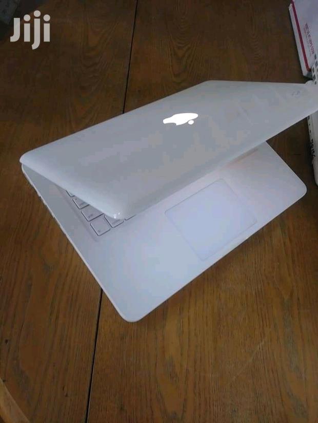 Laptop Apple MacBook 4GB Intel Core 2 Duo HDD 250GB - thumbnail 3