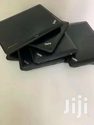 Laptop Lenovo ThinkPad X131e 4GB Intel Core I3 HDD 320GB