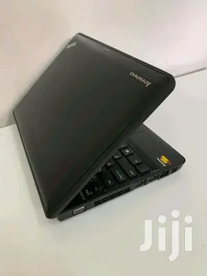 Laptop Lenovo ThinkPad X131e 4GB Intel Core I3 HDD 320GB
