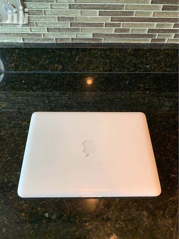 Laptop Apple MacBook 2GB Intel Core 2 Duo HDD 250GB - thumbnail 3