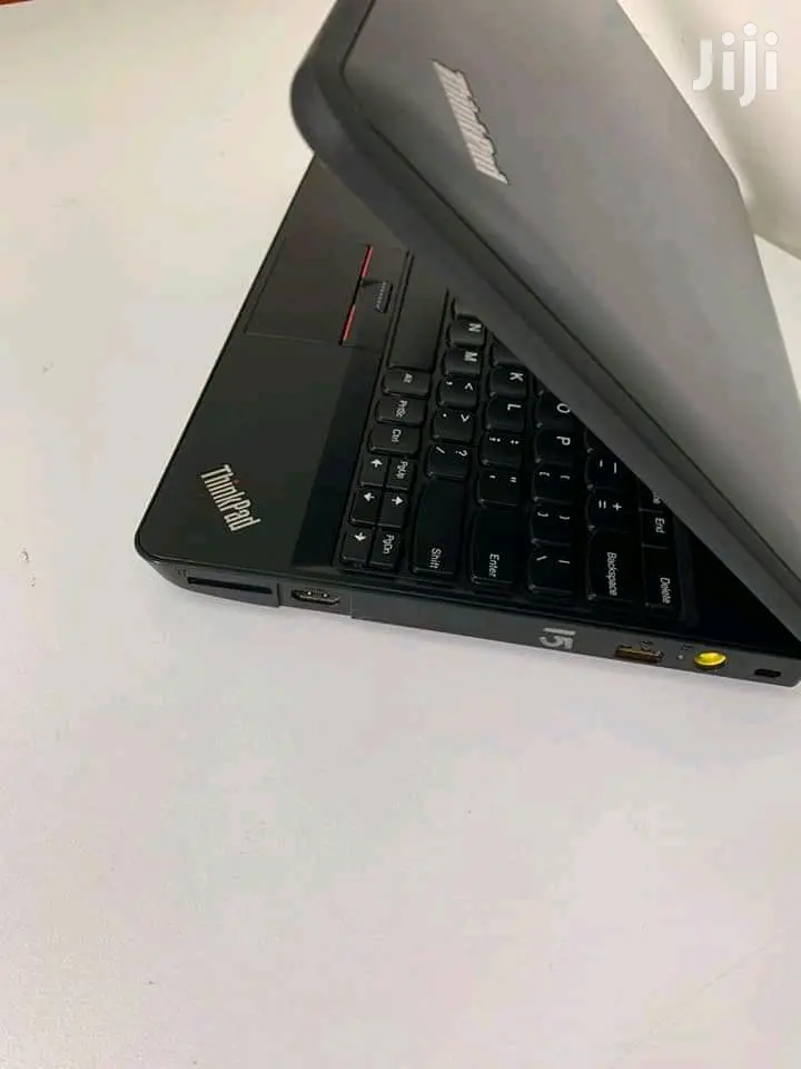 Laptop Lenovo ThinkPad X131e 4GB Intel Core 2 Duo HDD 250GB