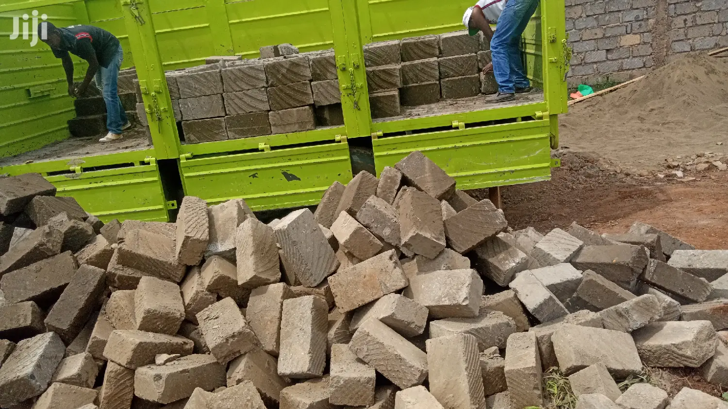 Foundation Machine Cut Stones