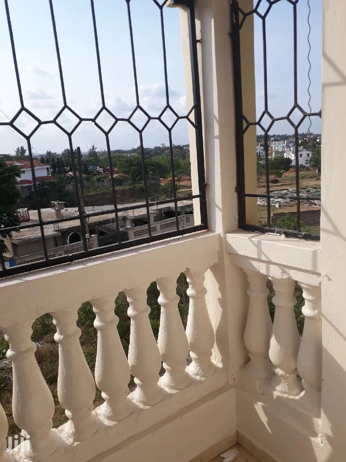 For Sale 2 Bedrooms Flat Nyali