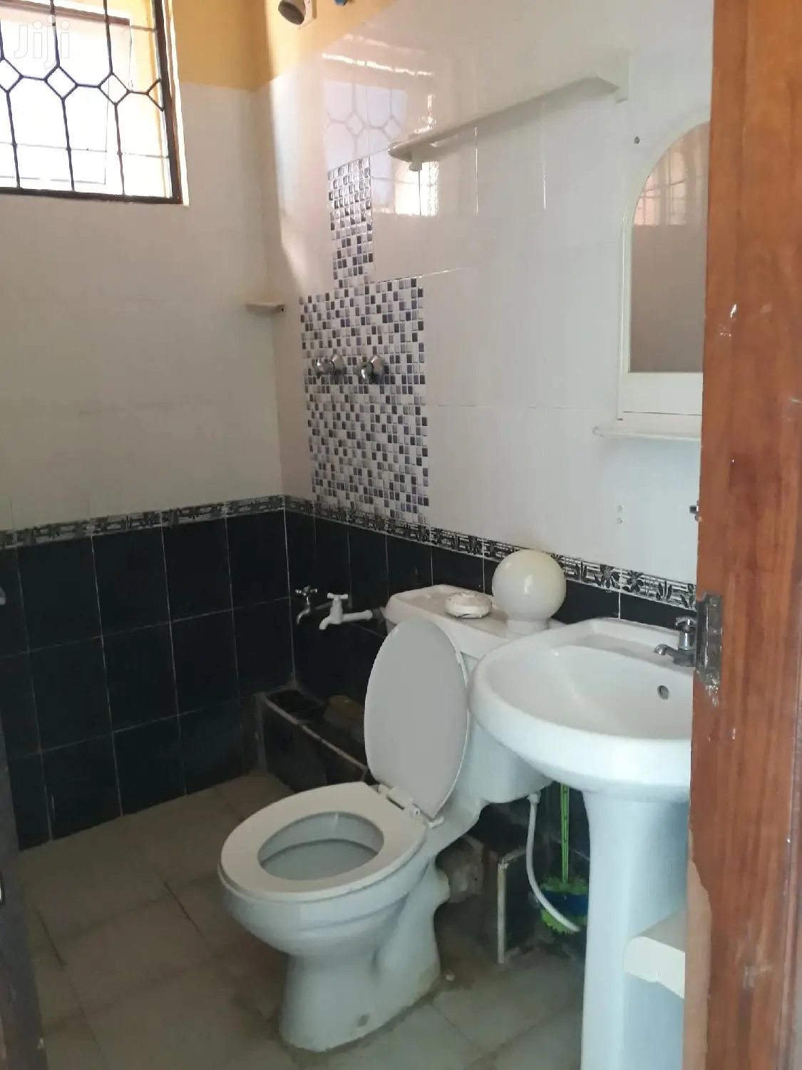 For Sale 2 Bedrooms Flat Nyali