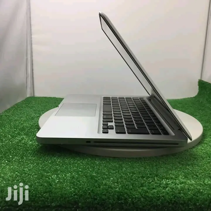 Laptop Apple MacBook Pro 4GB Intel Core 2 Duo HDD 500GB