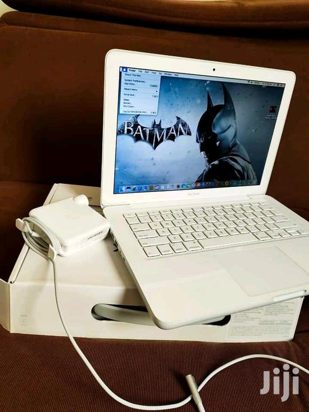 Laptop Apple MacBook 4GB Intel Core 2 Duo HDD 250GB - main view