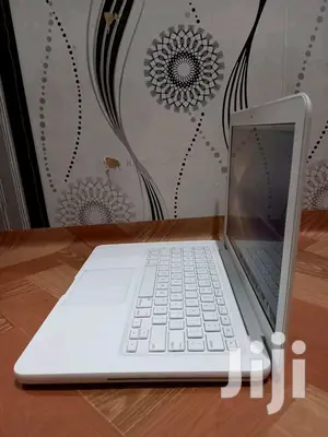 Laptop Apple MacBook 4GB Intel Core 2 Duo HDD 250GB