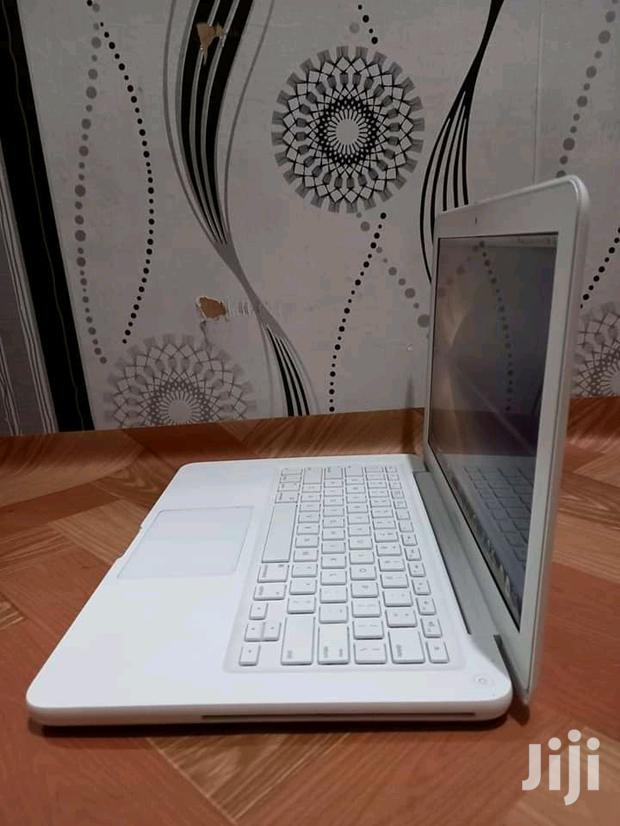 Laptop Apple MacBook 4GB Intel Core 2 Duo HDD 250GB - main view