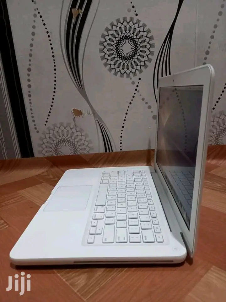 Laptop Apple MacBook 4GB Intel Core 2 Duo HDD 250GB