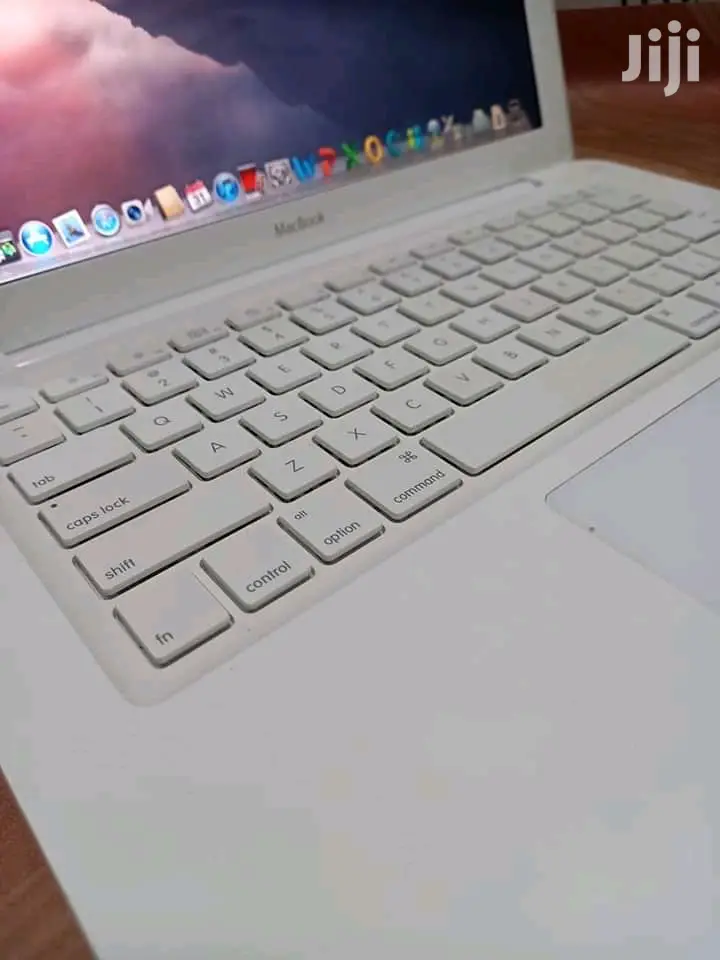 Laptop Apple MacBook 4GB Intel Core 2 Duo HDD 250GB