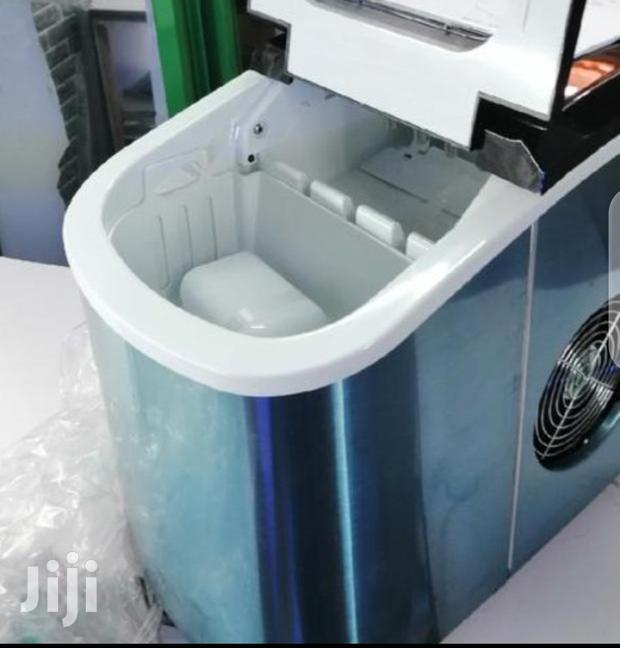 Portable Ice Cube Maker