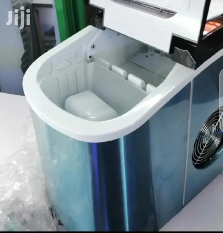 Portable Ice Cube Maker