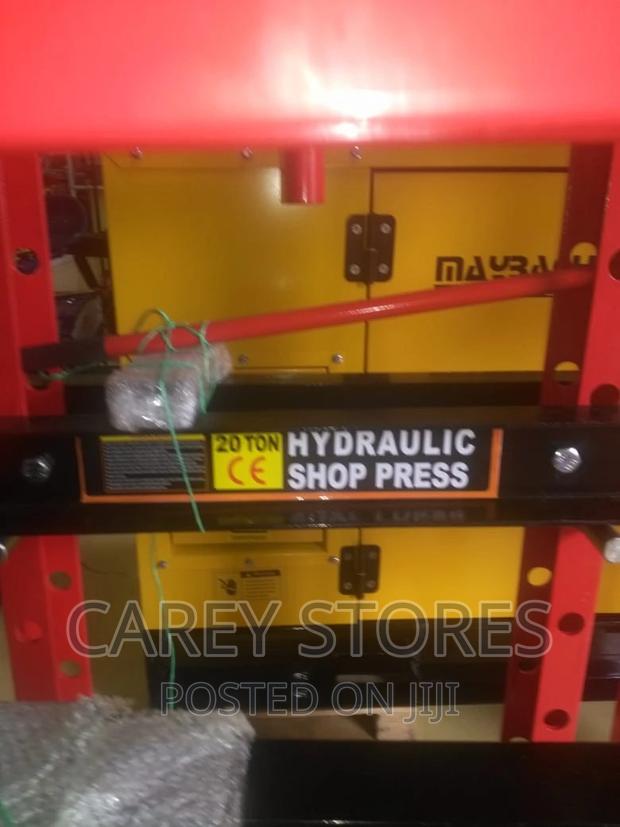 Hydraulic Press - main view