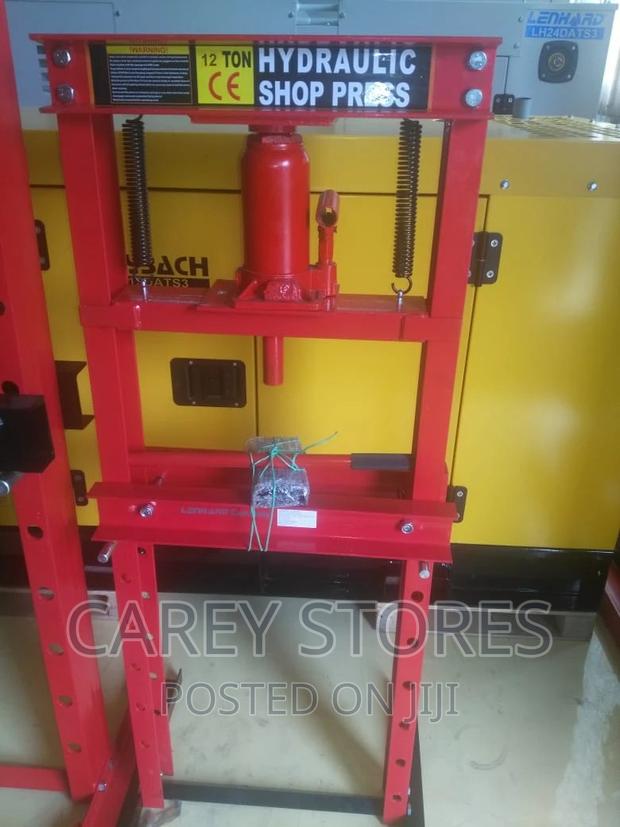 Hydraulic Press - thumbnail 4