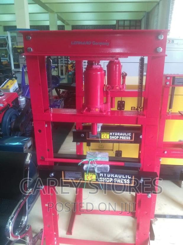 Hydraulic Press - thumbnail 3