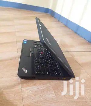 Laptop Lenovo ThinkPad X131e 4GB Intel Core 2 Duo HDD 250GB