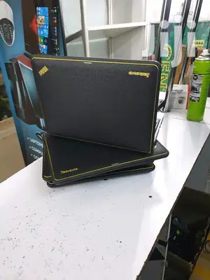 Laptop Lenovo ThinkPad X131e 4GB Intel Core 2 Duo HDD 250GB