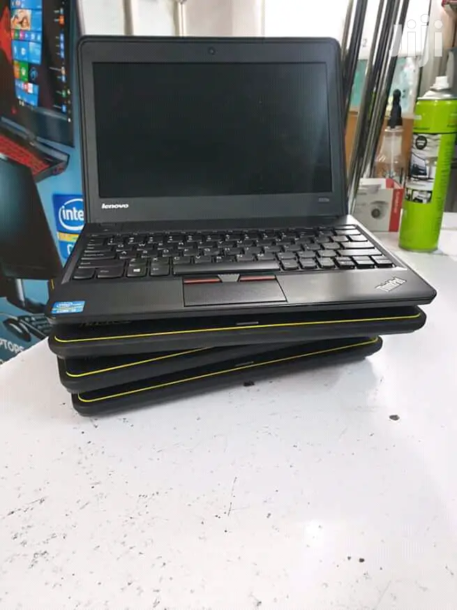 Laptop Lenovo ThinkPad X131e 4GB Intel Core 2 Duo HDD 250GB