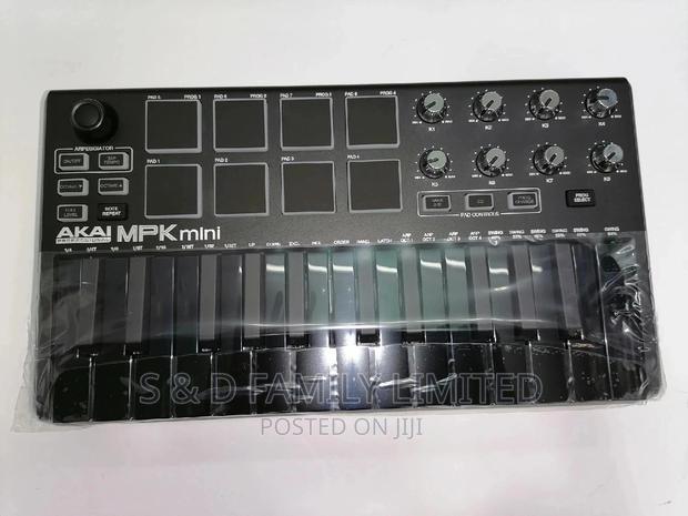 Akai Midi Keyboard With Drumpads - thumbnail 3