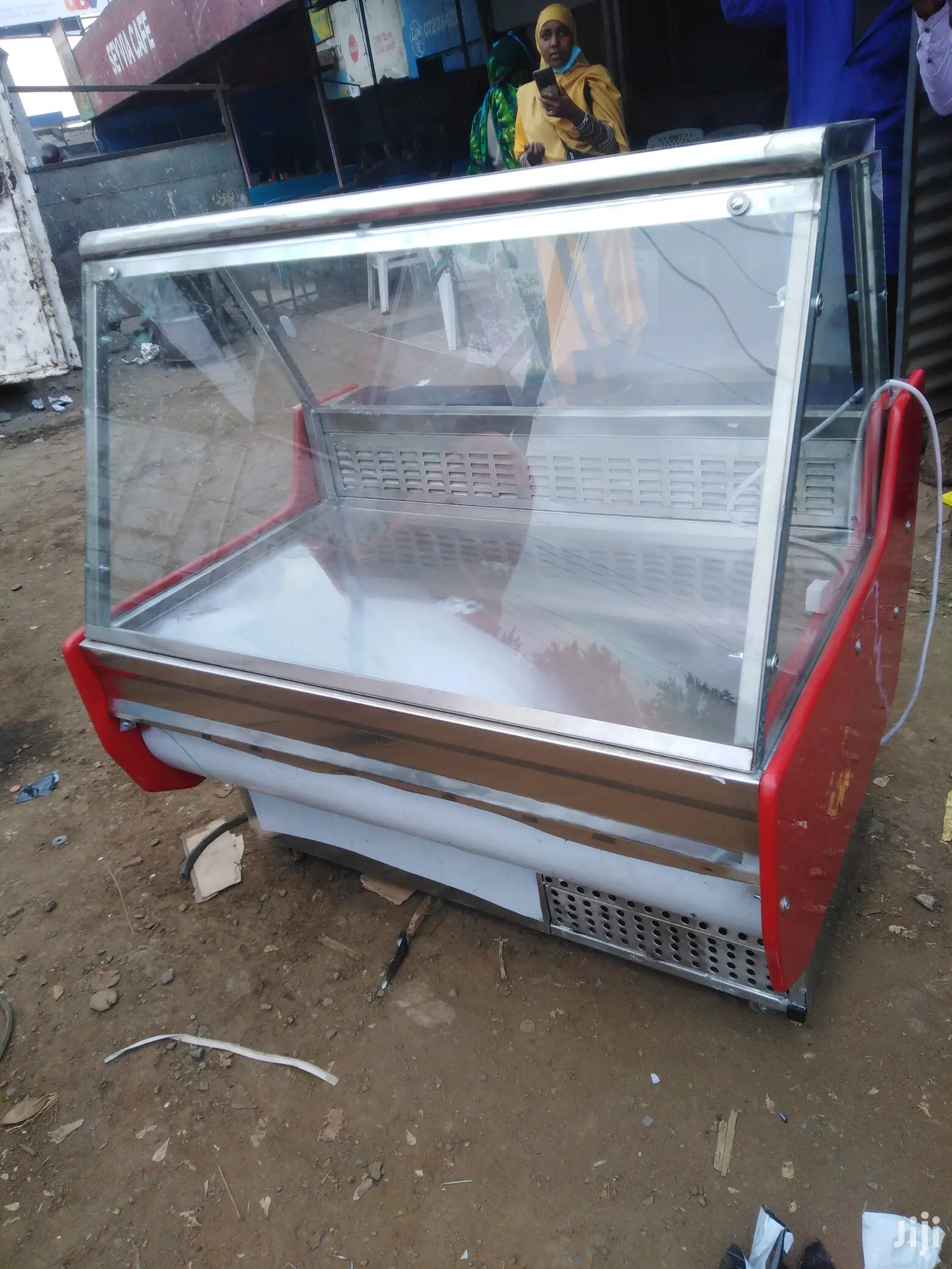 Meat Display Chiller With Flat Toughened Glass