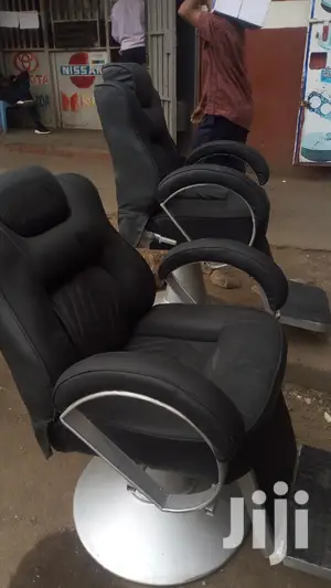 Local Manufactured Barber Chair With Different Colours