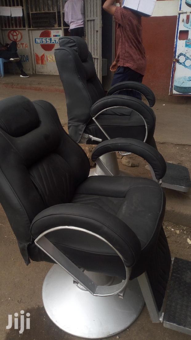 Local Manufactured Barber Chair With Different Colours