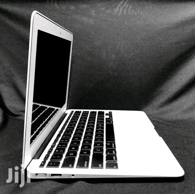 Laptop Apple MacBook Air 13.3" 256GB SSD 4GB RAM