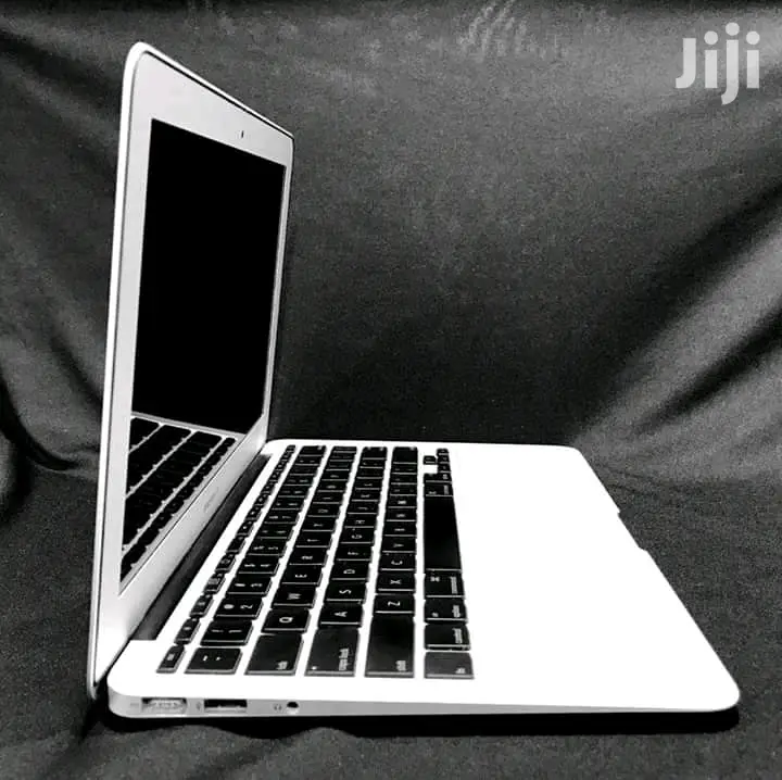 Laptop Apple MacBook Air 13.3" 256GB SSD 4GB RAM