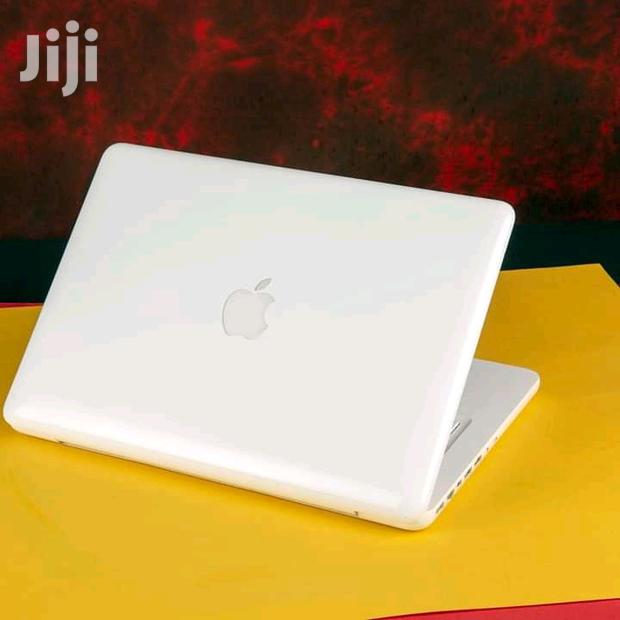 Laptop Apple MacBook 4GB Intel Core 2 Duo HDD 250GB - main view