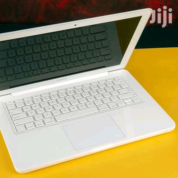 Laptop Apple MacBook 4GB Intel Core 2 Duo HDD 250GB - thumbnail 3