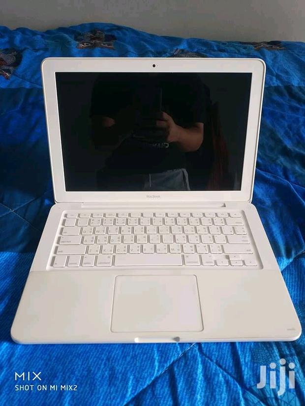 Laptop Apple MacBook 4GB Intel Core 2 Duo HDD 250GB - main view