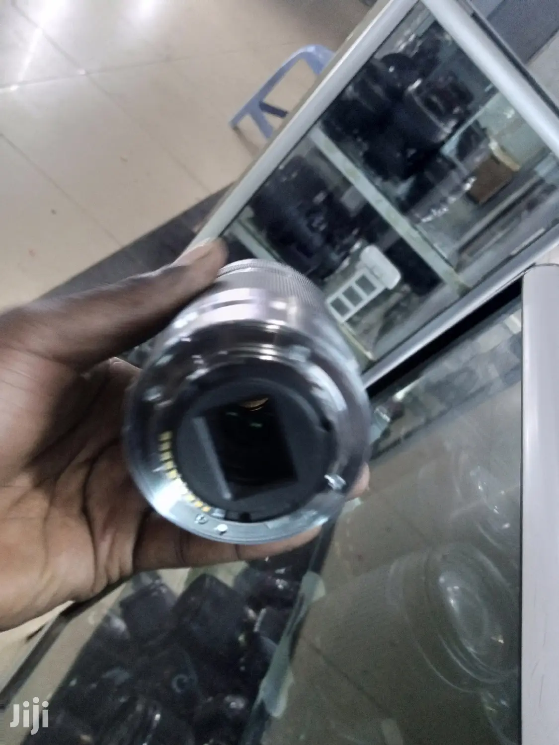 Sony E Mount 70-210mm Lens For Blurring Background And Zoom