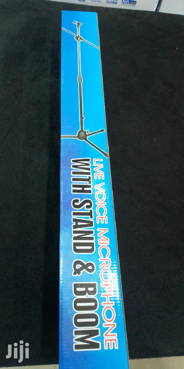Microphone Stand With Live And Base