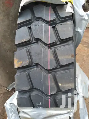 Roadshine Tires 11 R22.5 Tubeless