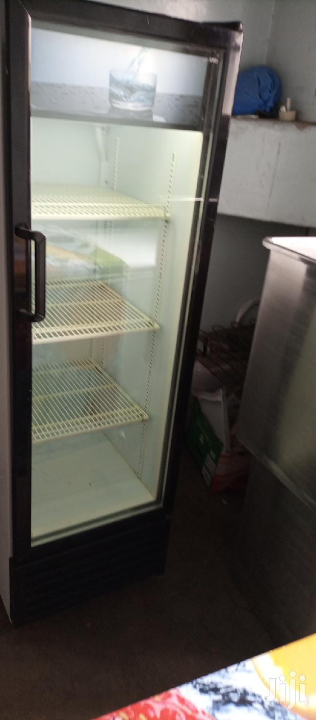 Medium Display Fridge - thumbnail 3