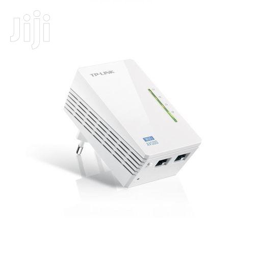 Tp-link TL-WPA4220 - 300 Mbps Wi-fi Powerline Range Extender - main view