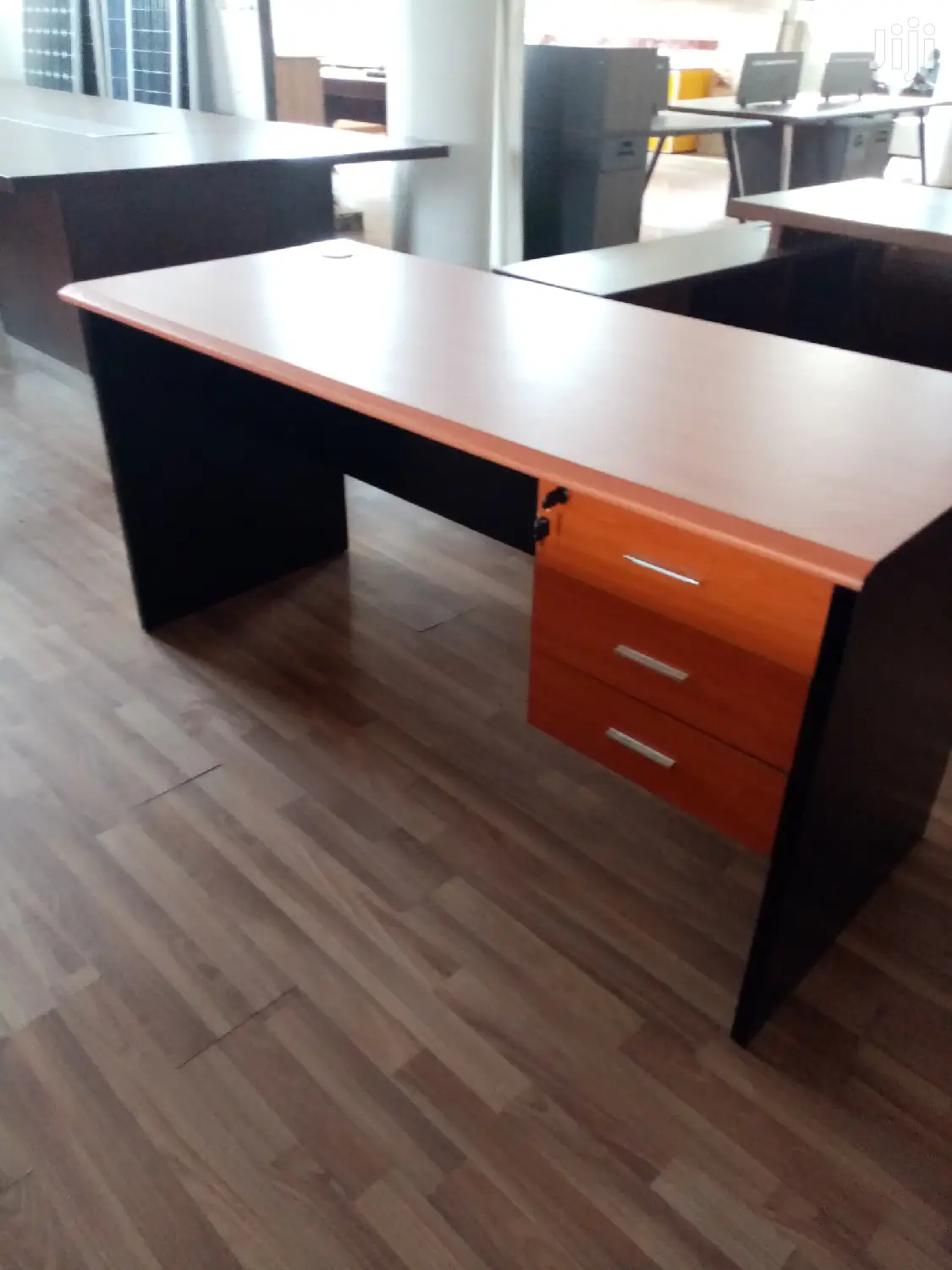 1.6 M Long Office Desk