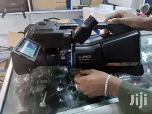 Superior Full HD Panasonic Video Camera With 64GB Card