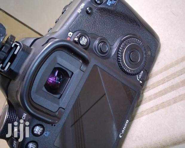 Csnon DSLR - thumbnail 3