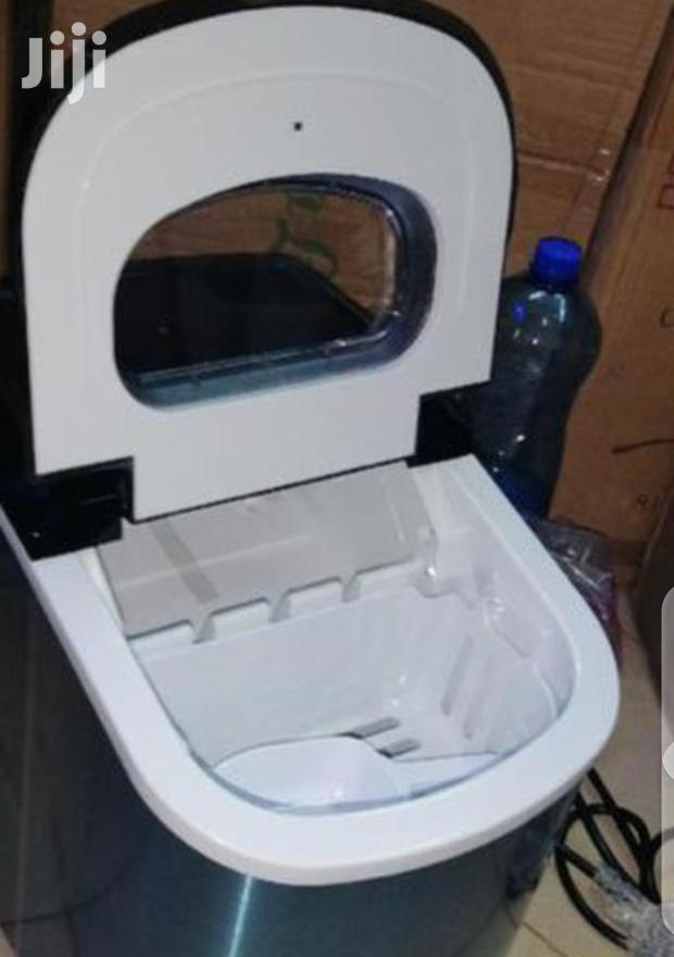 Midernised Ice Cube Maker Machines