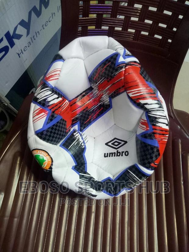 Umbro Leather Football - thumbnail 2