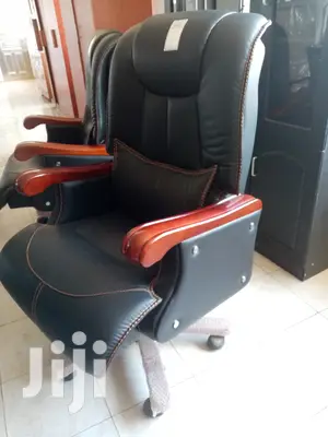 Executive Office Seat