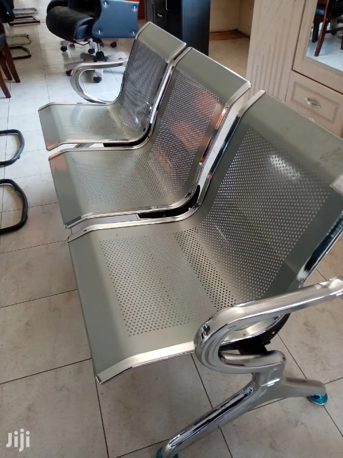 Non Padded Waiting Chair