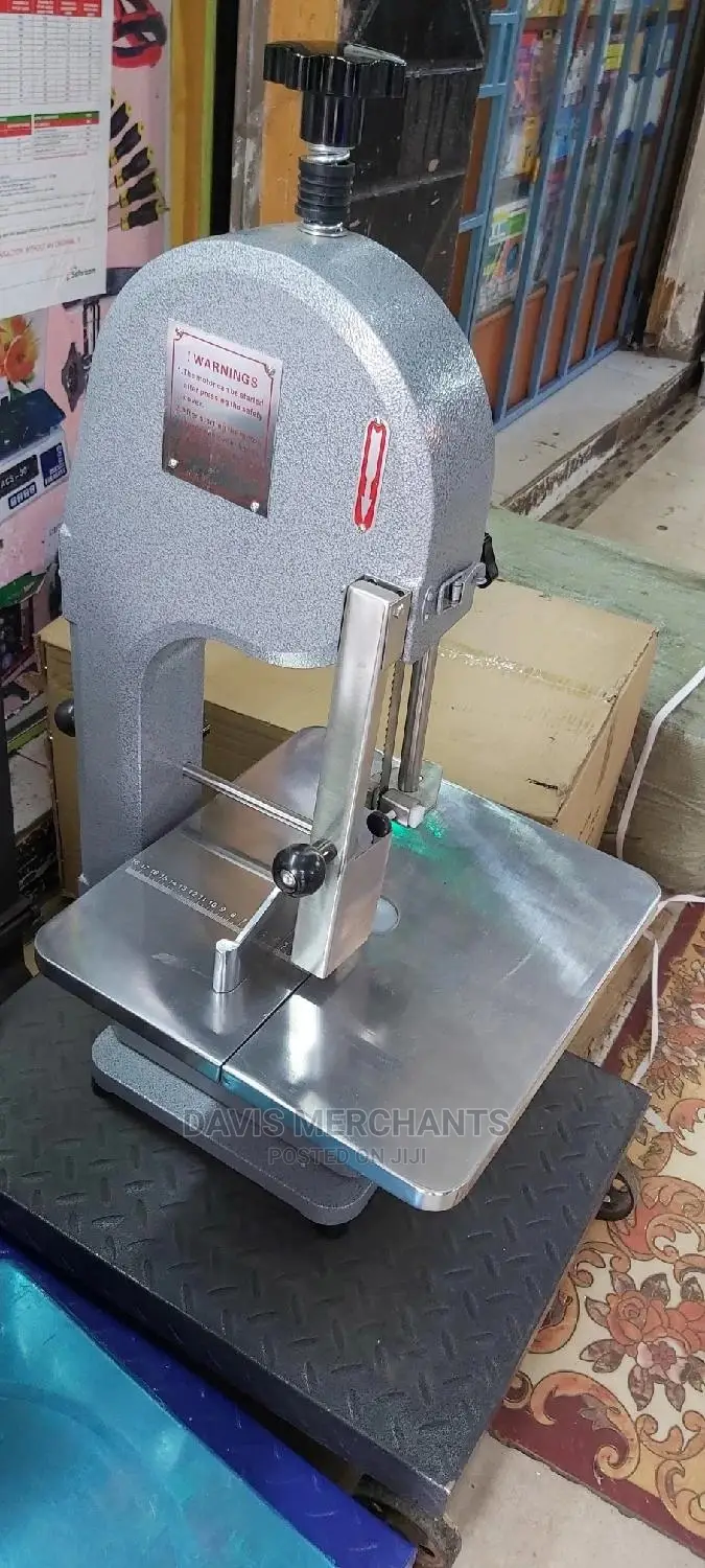 Bone Cuttings Machine Suitable For Butchery And Restaurants