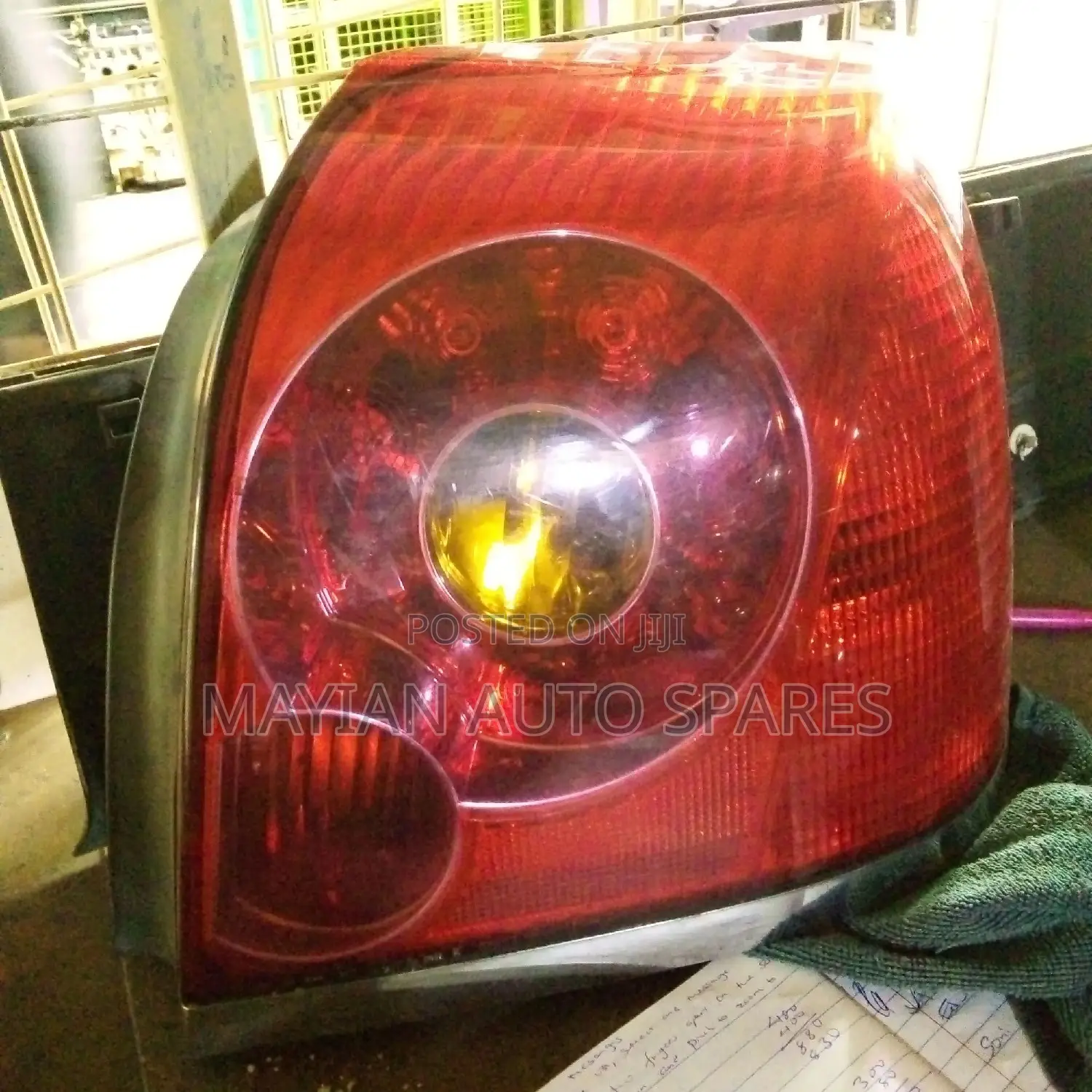 Tail Light Toyota Avensis.