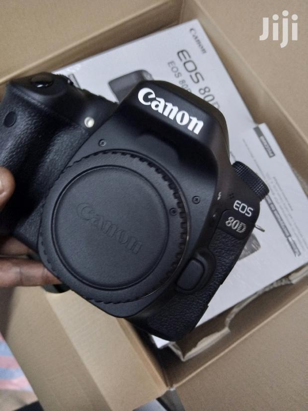 Canon EOS 80D Pro - main view