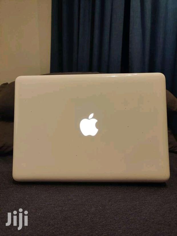 Laptop Apple MacBook 4GB Intel Core 2 Duo HDD 250GB - main view