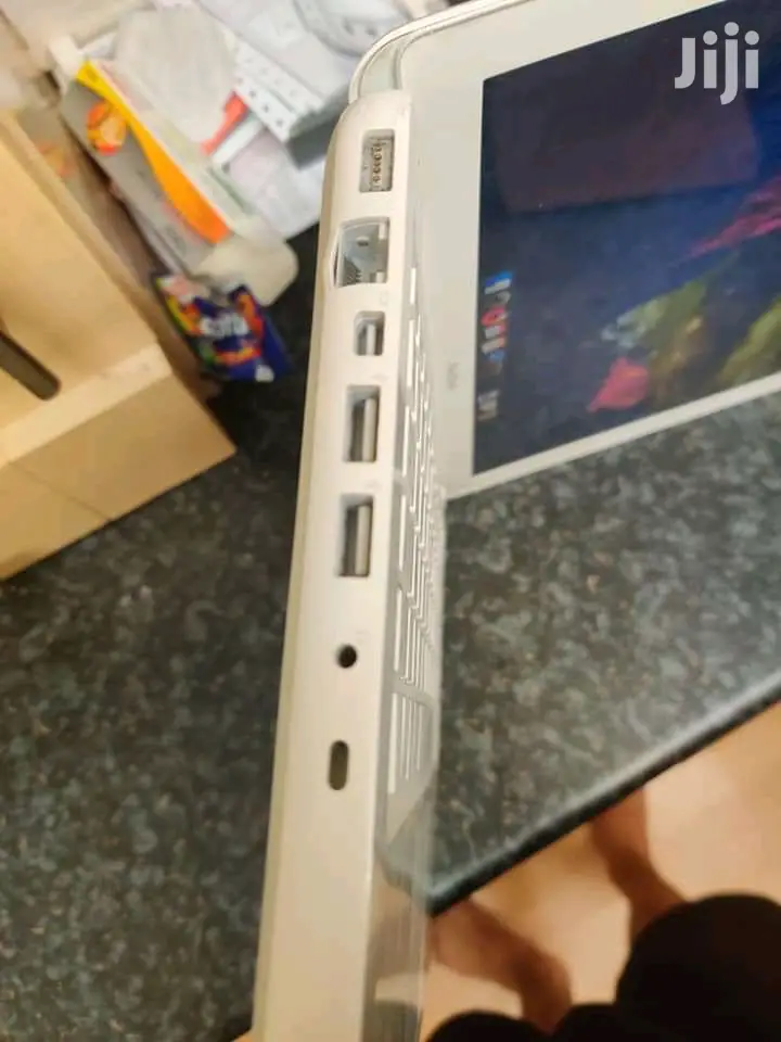 Laptop Apple MacBook 4GB Intel Core 2 Duo HDD 250GB